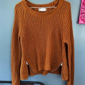 Mustard yellow•Pink Rose•Medium•Knit w/Zipper detail•Pullover•🙌🏻